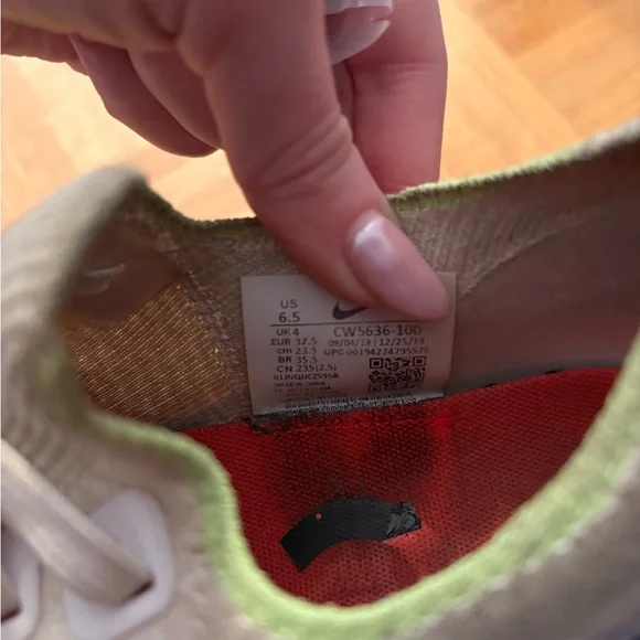 Nike Women’s React Infinity Run Flyknit Running Shoes - Picture 5 of 5